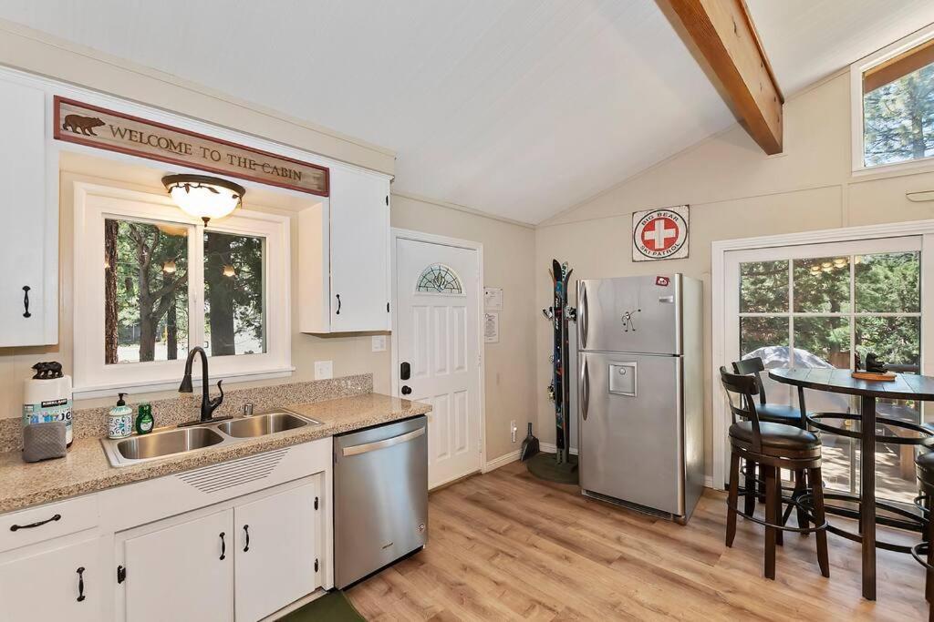 Chalet Monterey W/Hot Tub - Big Decks/Bbq Βίλα Big Bear Lake Εξωτερικό φωτογραφία