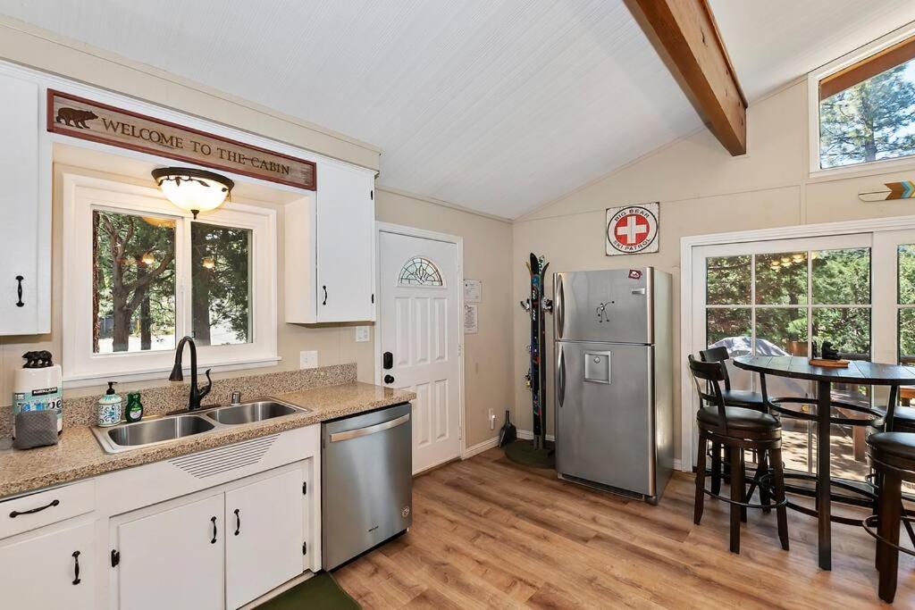Chalet Monterey W/Hot Tub - Big Decks/Bbq Βίλα Big Bear Lake Εξωτερικό φωτογραφία