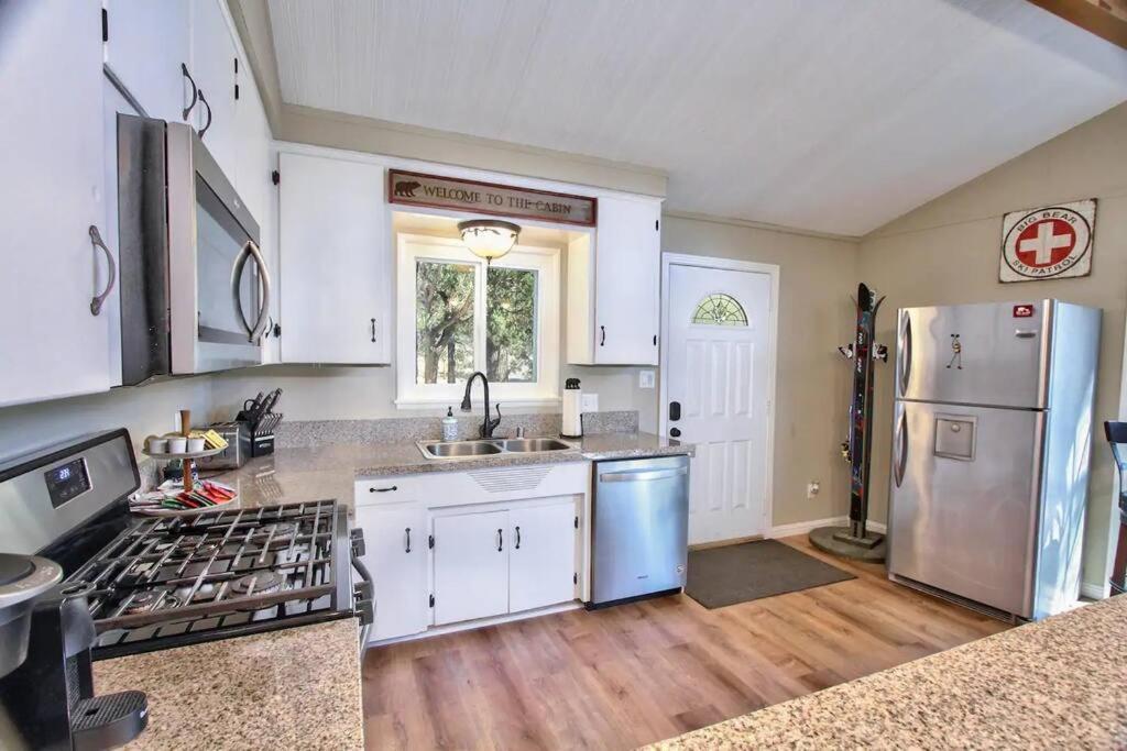Chalet Monterey W/Hot Tub - Big Decks/Bbq Βίλα Big Bear Lake Εξωτερικό φωτογραφία