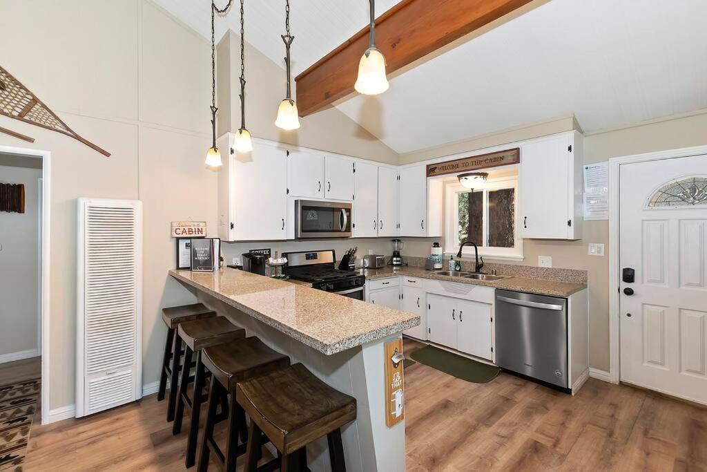Chalet Monterey W/Hot Tub - Big Decks/Bbq Βίλα Big Bear Lake Εξωτερικό φωτογραφία