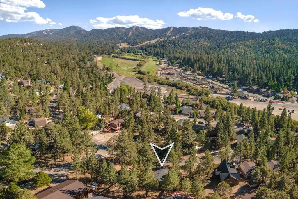 Chalet Monterey W/Hot Tub - Big Decks/Bbq Βίλα Big Bear Lake Εξωτερικό φωτογραφία