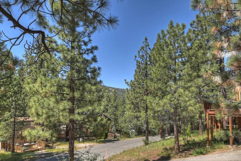 Chalet Monterey W/Hot Tub - Big Decks/Bbq Βίλα Big Bear Lake Εξωτερικό φωτογραφία