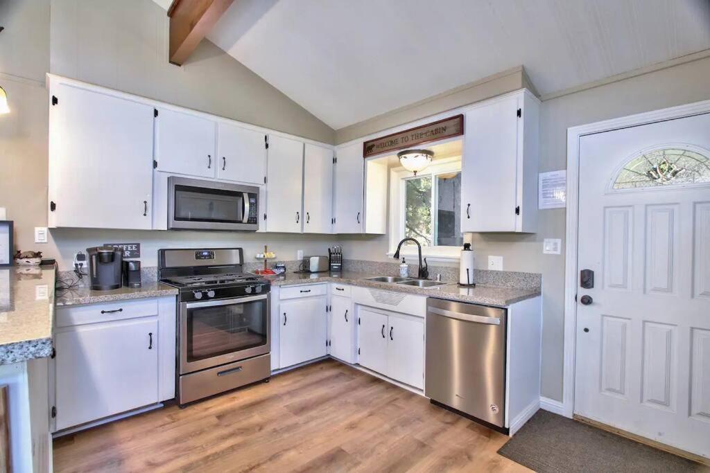 Chalet Monterey W/Hot Tub - Big Decks/Bbq Βίλα Big Bear Lake Εξωτερικό φωτογραφία