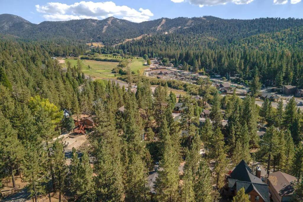 Chalet Monterey W/Hot Tub - Big Decks/Bbq Βίλα Big Bear Lake Εξωτερικό φωτογραφία