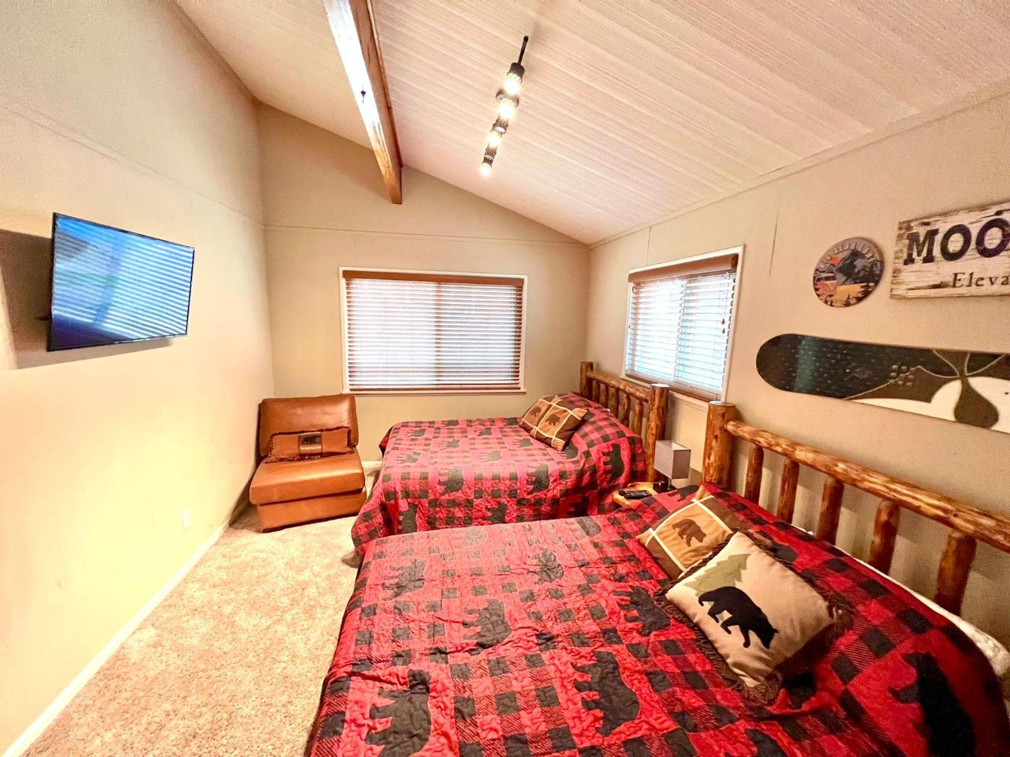 Chalet Monterey W/Hot Tub - Big Decks/Bbq Βίλα Big Bear Lake Εξωτερικό φωτογραφία