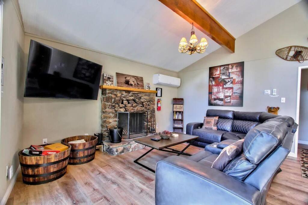 Chalet Monterey W/Hot Tub - Big Decks/Bbq Βίλα Big Bear Lake Εξωτερικό φωτογραφία